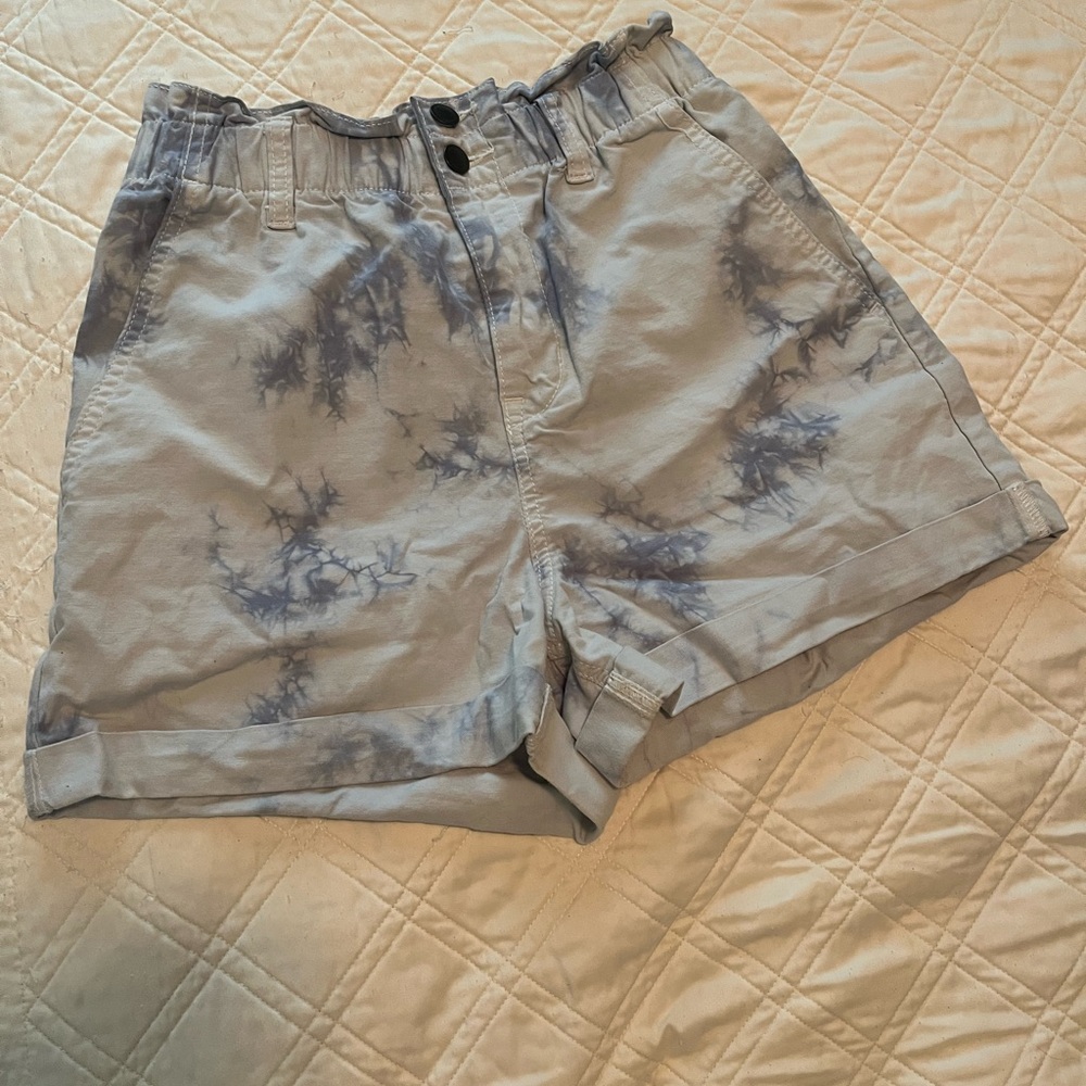 Universal Thread  High rise   blue cloud tie dye shorts  Blue Size XS